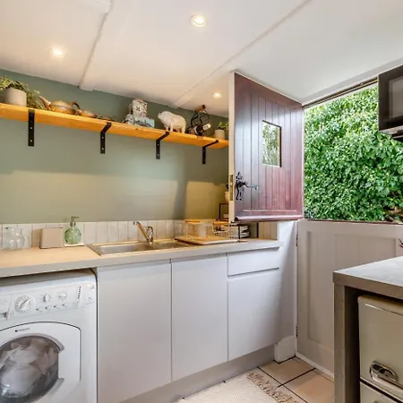 בית נופש 2 Bed In Oc-c32542 Silecroft