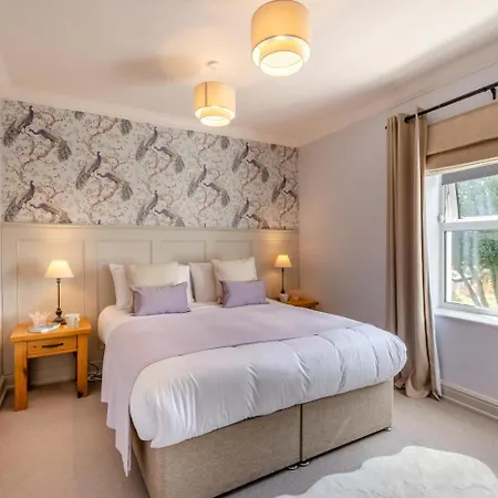 2 Bed In Oc-c32542 *