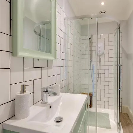 2 Bed In Oc-c32542 *