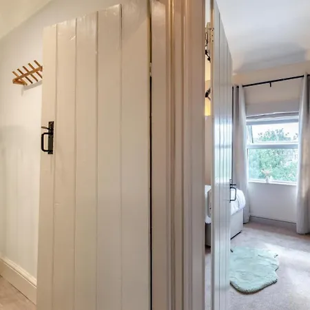 בית נופש 2 Bed In Oc-c32542 Silecroft